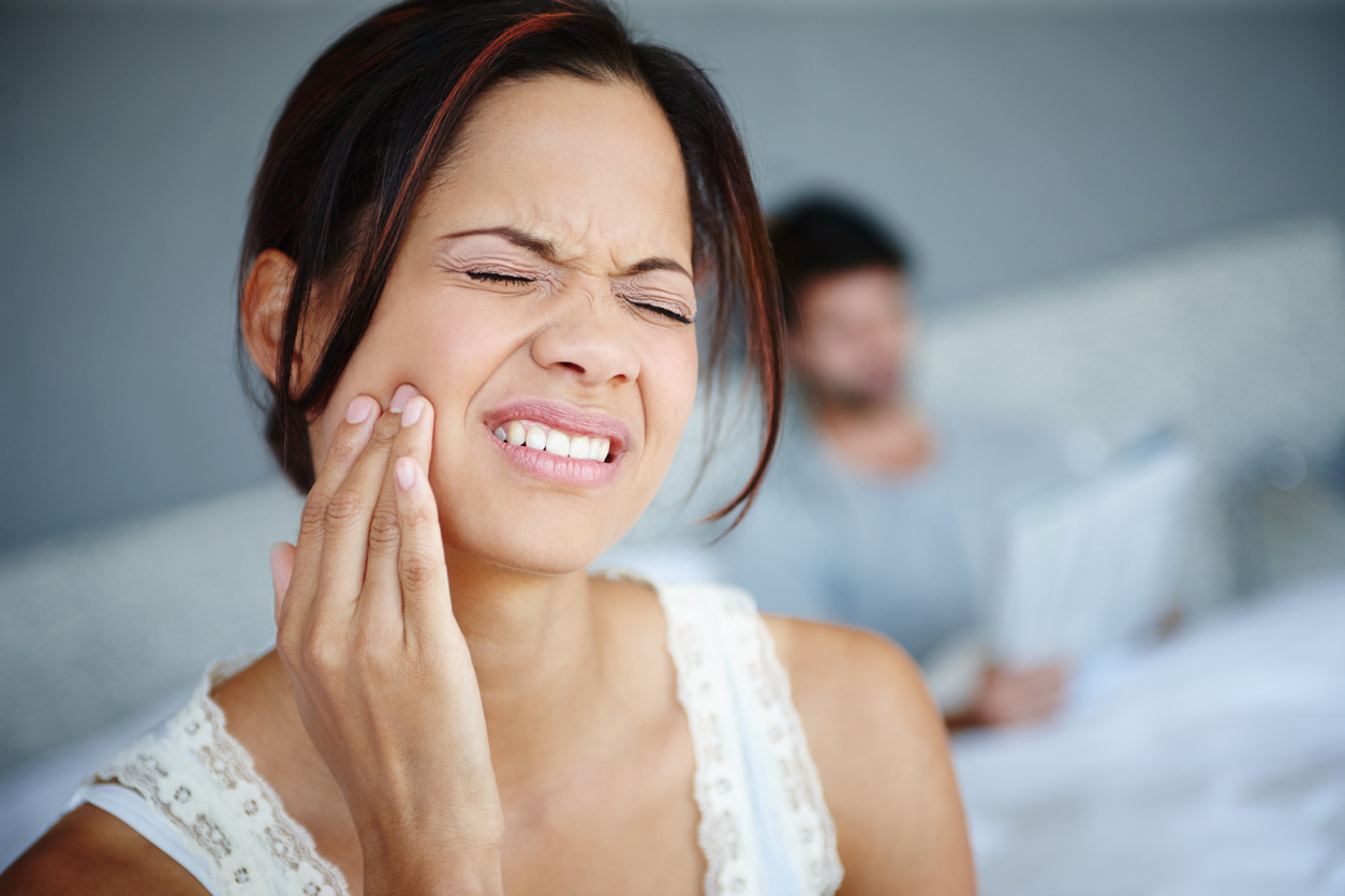 Il Bruxismo: Perché digrignare i denti fa male alla salute della bocca